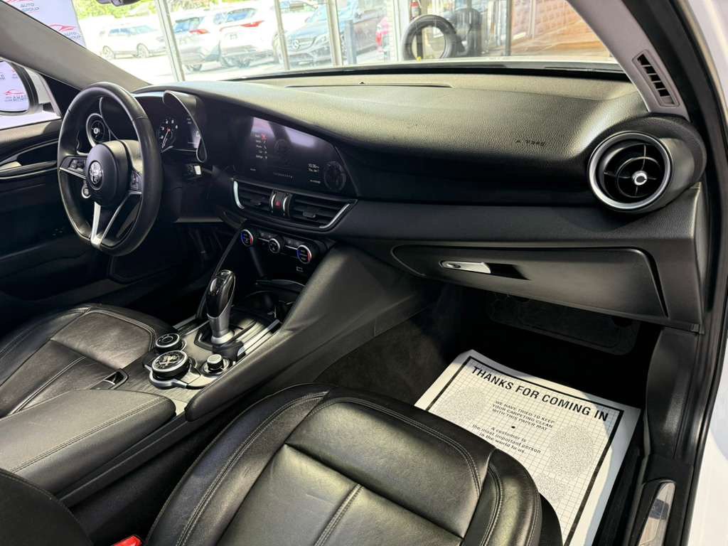Used 2017 Alfa Romeo Giulia RWD image 63
