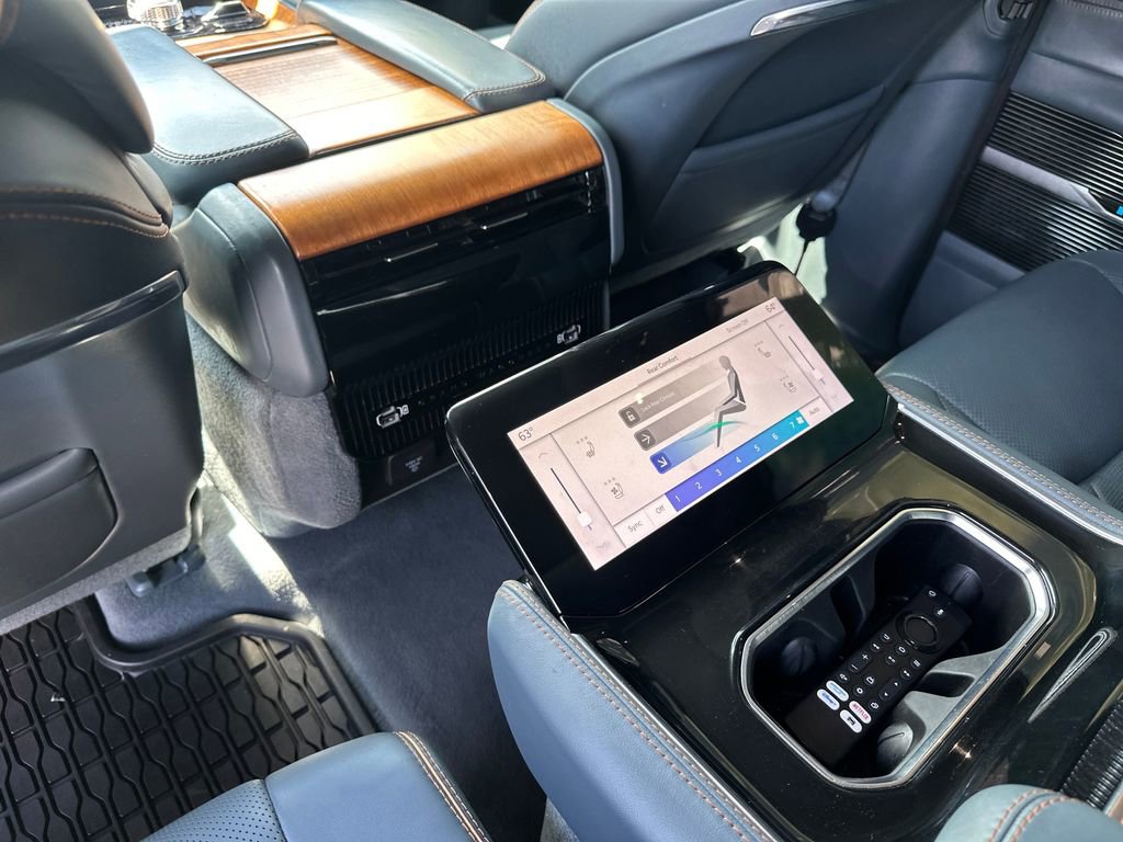 Used 2022 Jeep Grand Wagoneer Series III w/ Rear Seat Video Group 1 AWD/4WD image 29