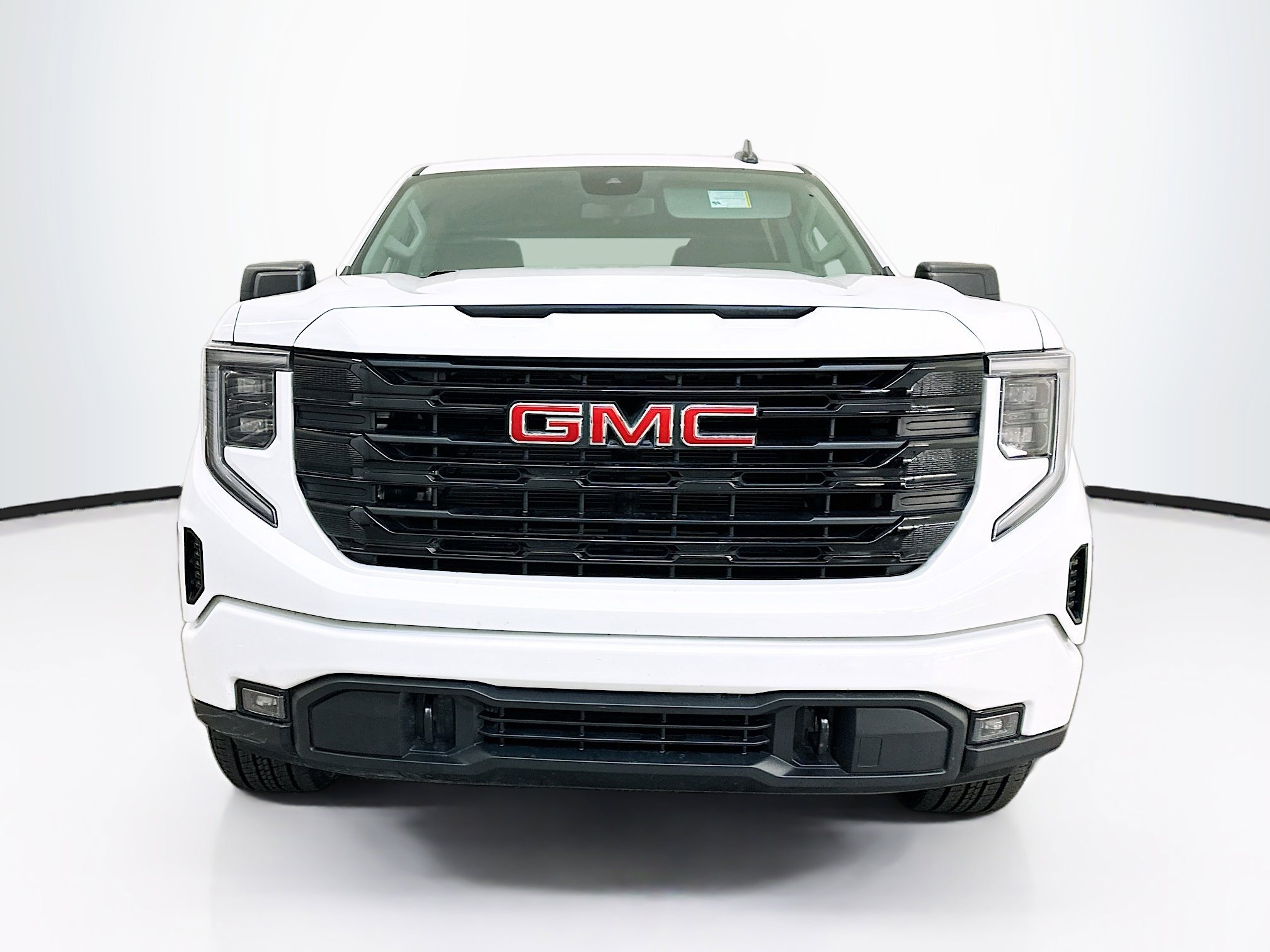 Used 2024 GMC Sierra 1500 Elevation image 2