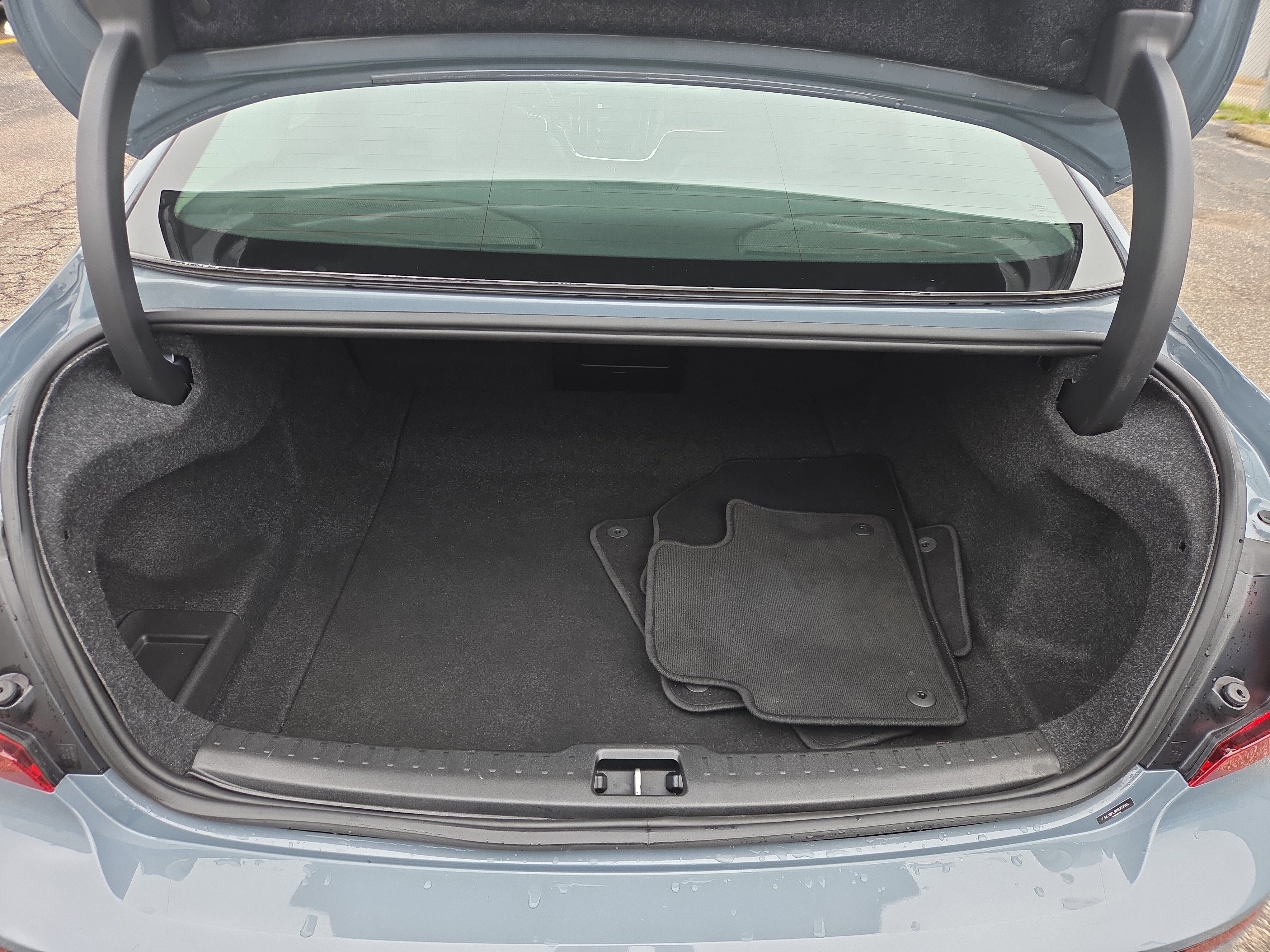 Used 2024 Volvo S60 B5 Plus w/ Climate Package image 9