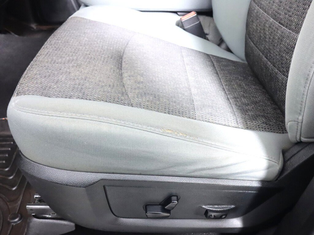 Used 2018 RAM 1500 Classic SLT AWD/4WD image 29