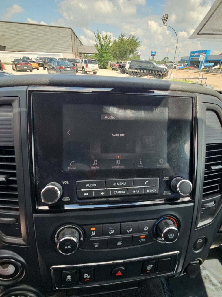 Used 2023 Nissan Titan SV AWD/4WD image 16