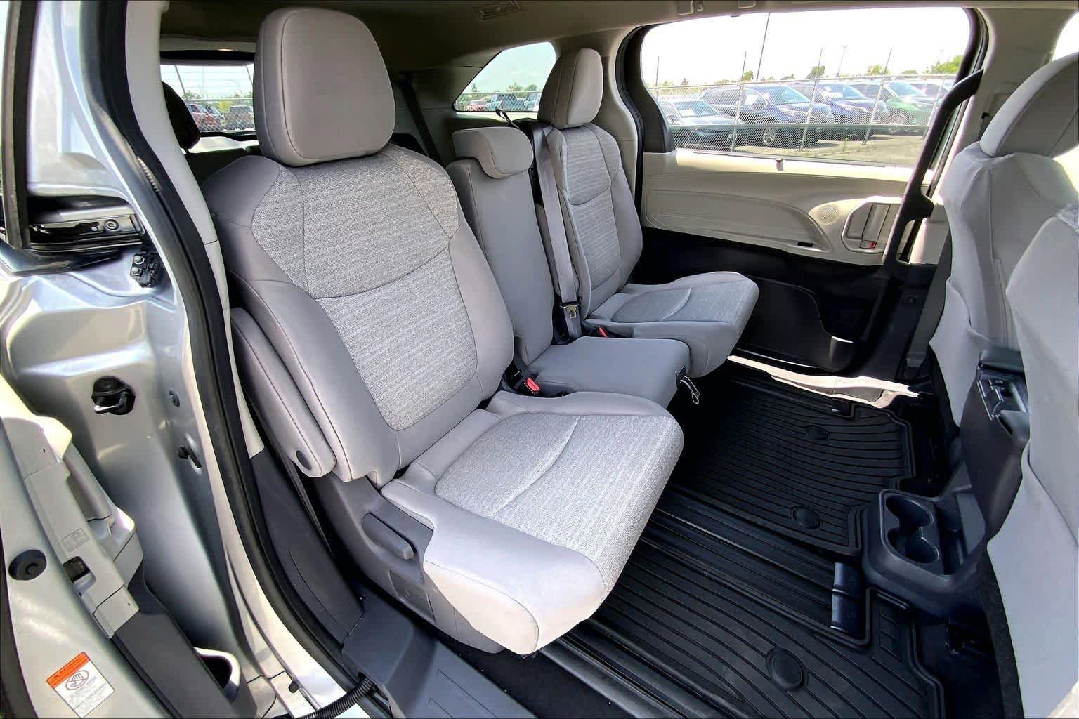 Used 2021 Toyota Sienna LE FWD image 19