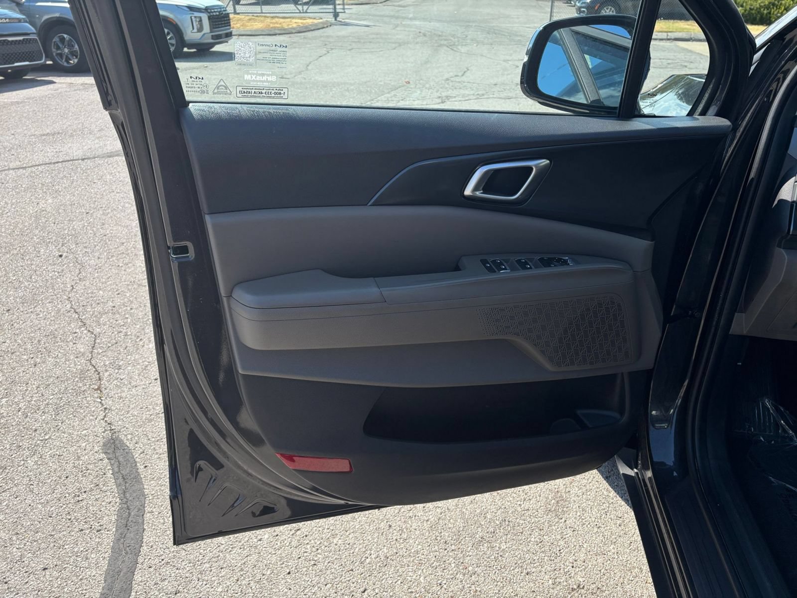 Used 2026 Kia Carnival FWD image 18