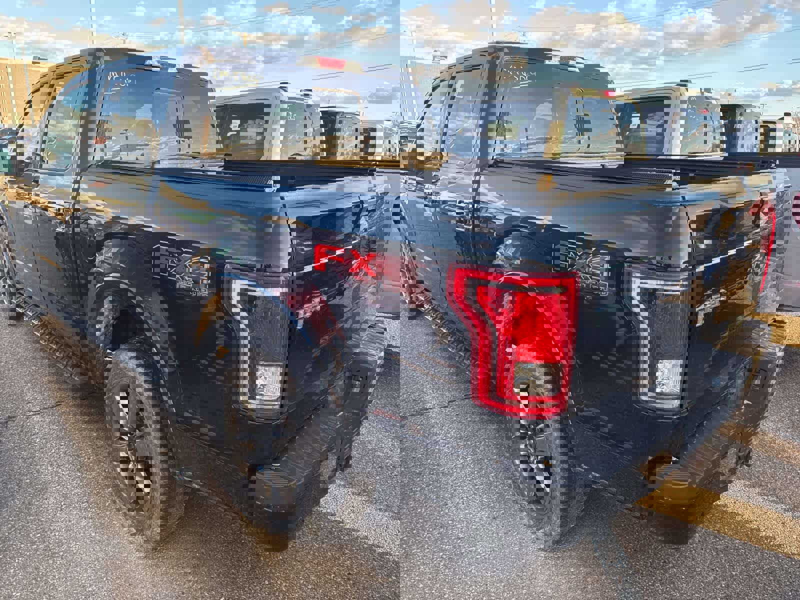 Used 2017 Ford F150 XLT w/ Equipment Group 302A Luxury image 7