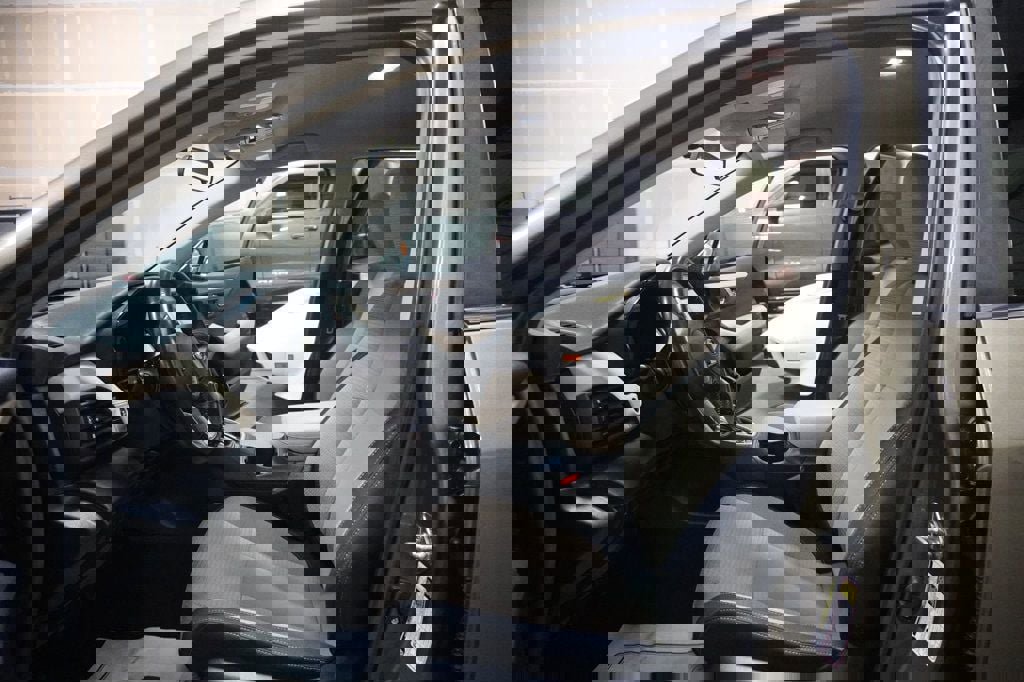Used 2020 Subaru Outback Premium image 5