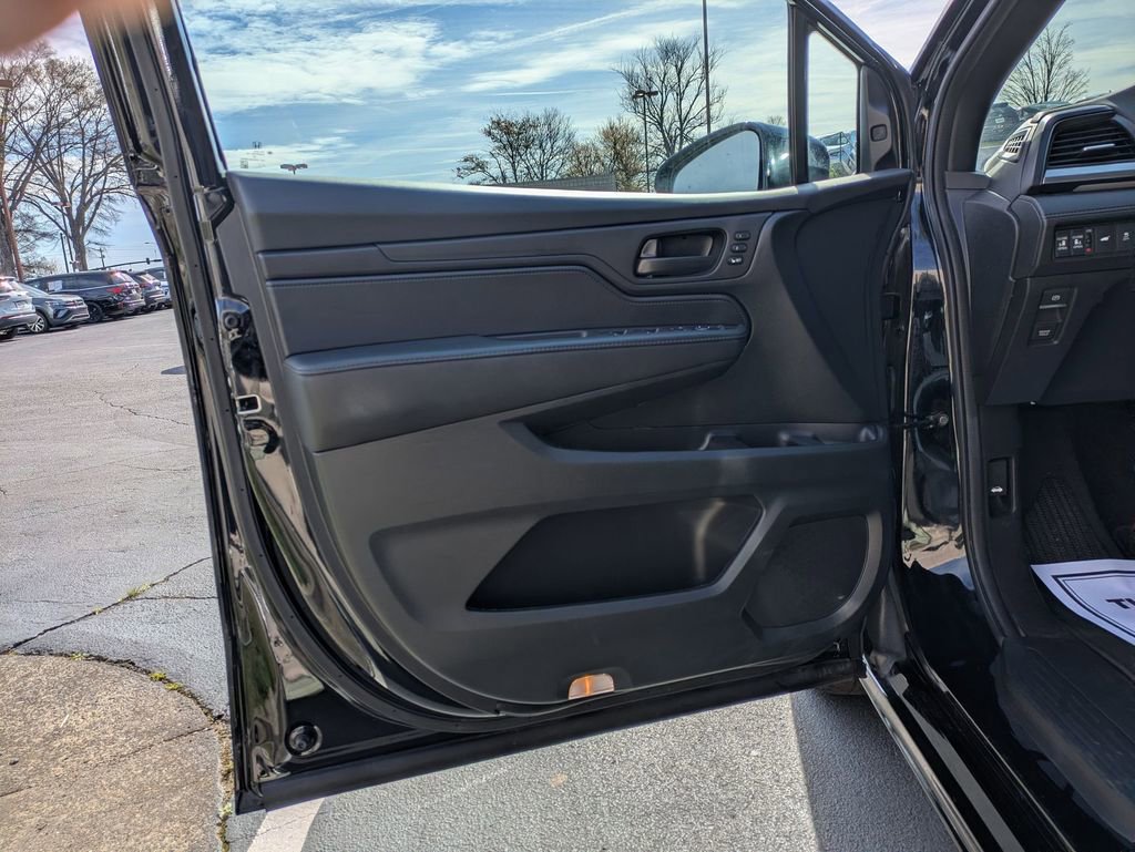 Used 2025 Honda Odyssey Sport-L image 11