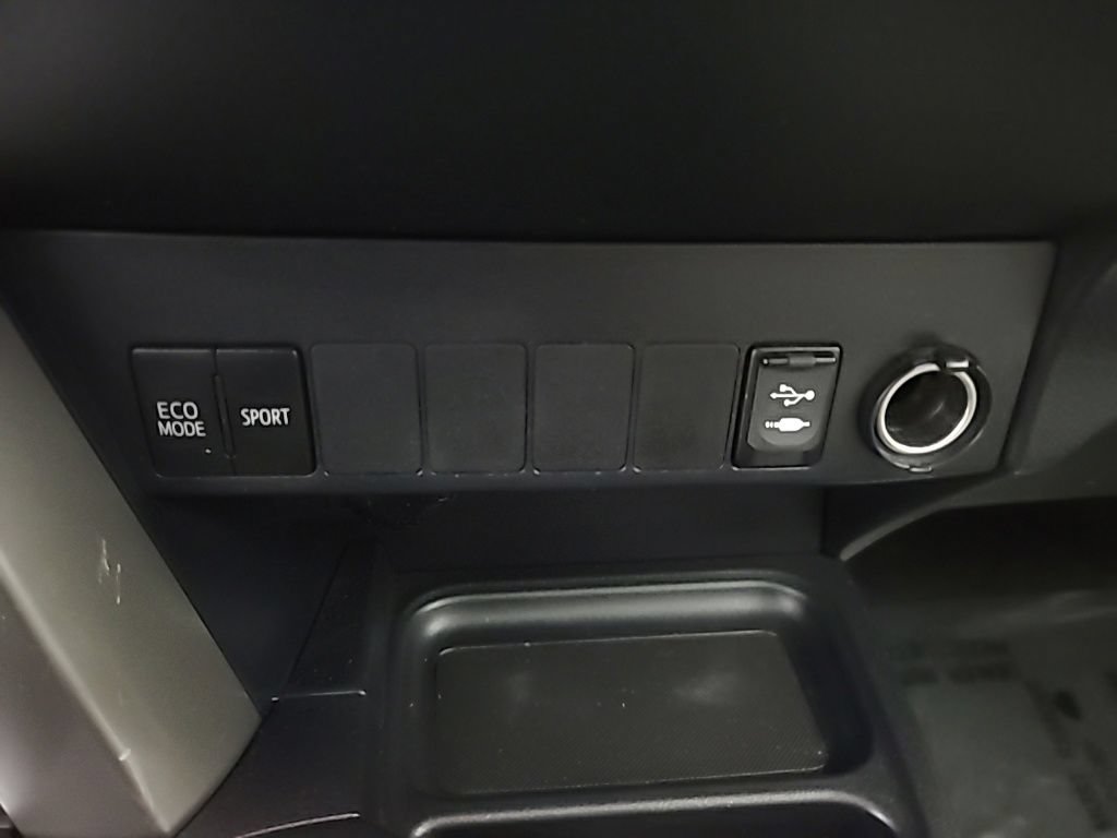 Used 2018 Toyota RAV4 XLE w/ Plus Extra Value Package FWD image 36