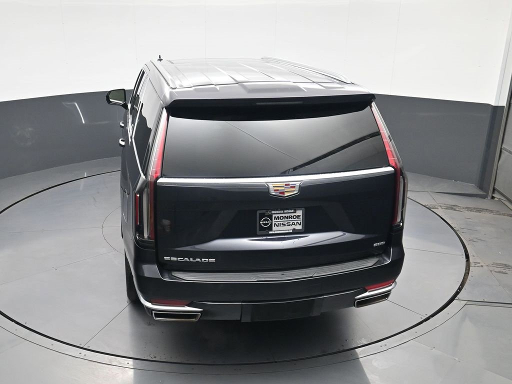 Used 2023 Cadillac Escalade ESV Premium Luxury image 29