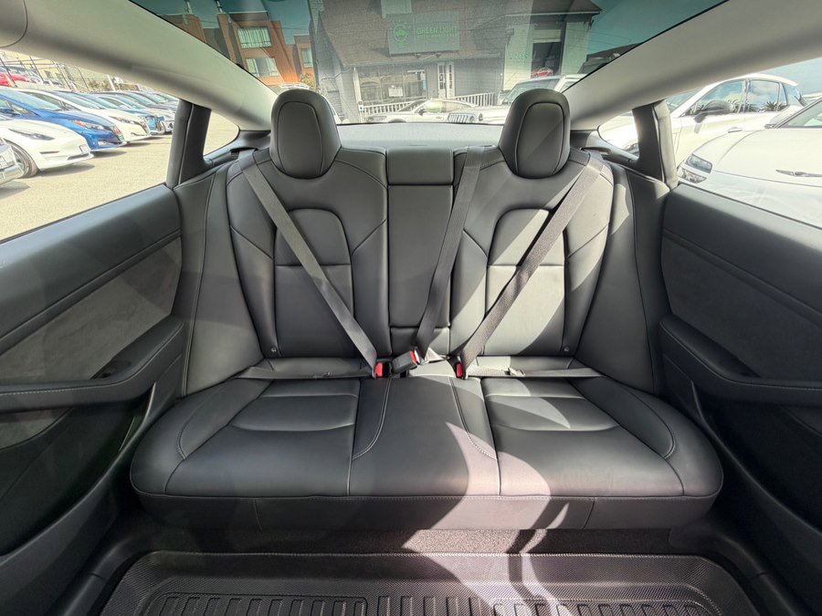 Used 2023 Tesla Model 3 Standard Range image 36