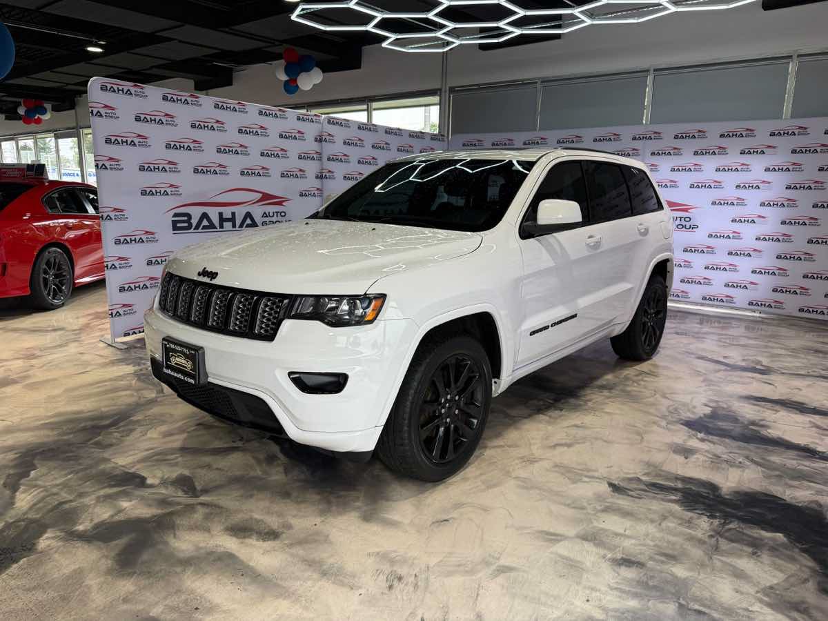 Used 2019 Jeep Grand Cherokee Altitude AWD/4WD image 2