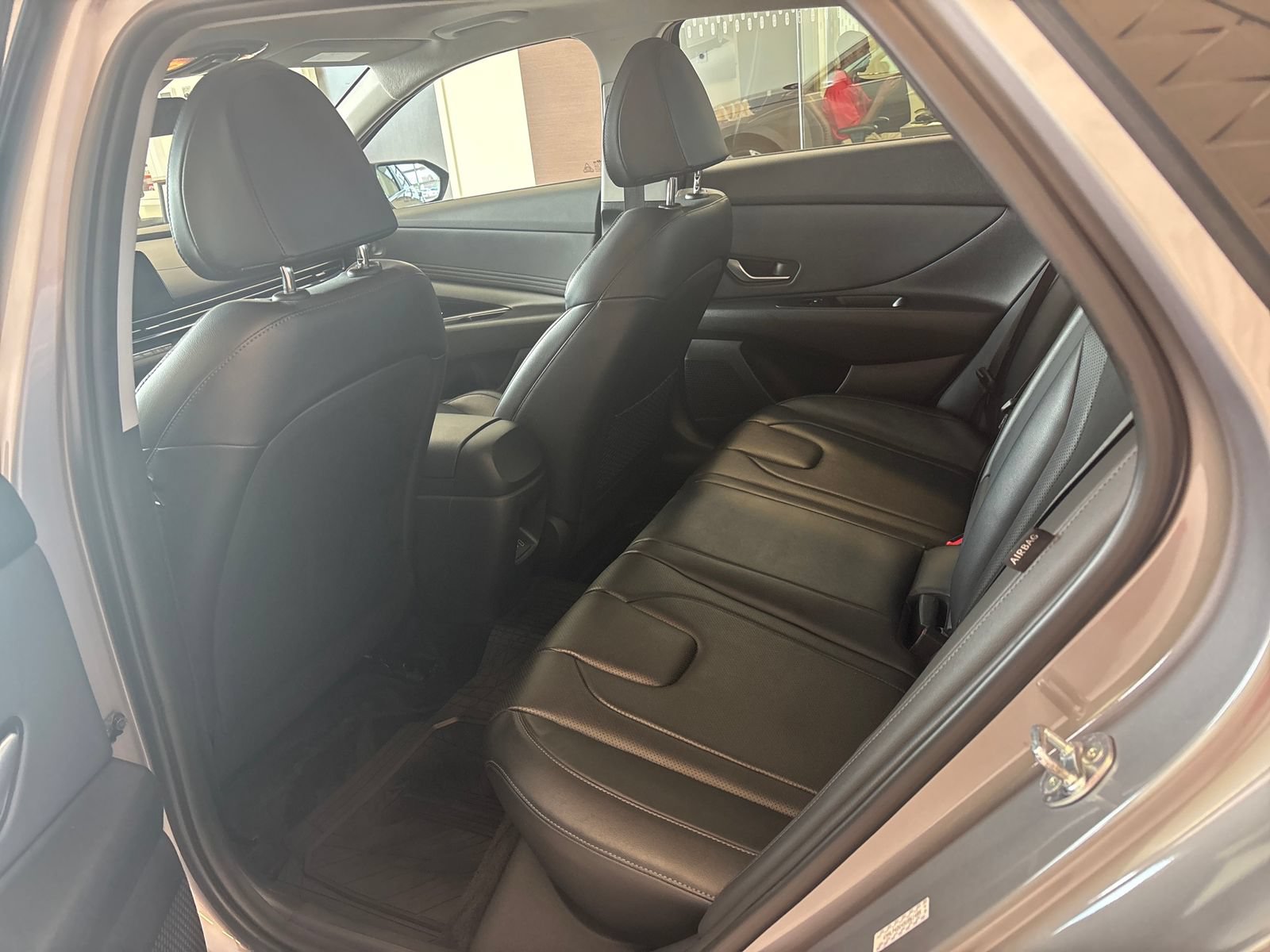 Used 2025 Hyundai Elantra Limited FWD image 11