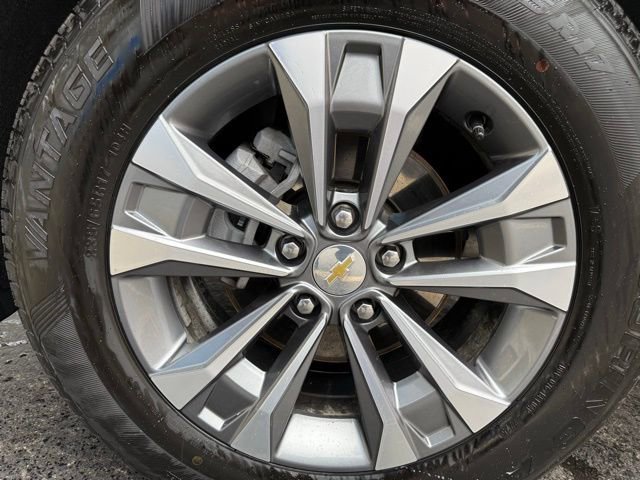 Used 2026 Chevrolet Equinox LT AWD/4WD image 9