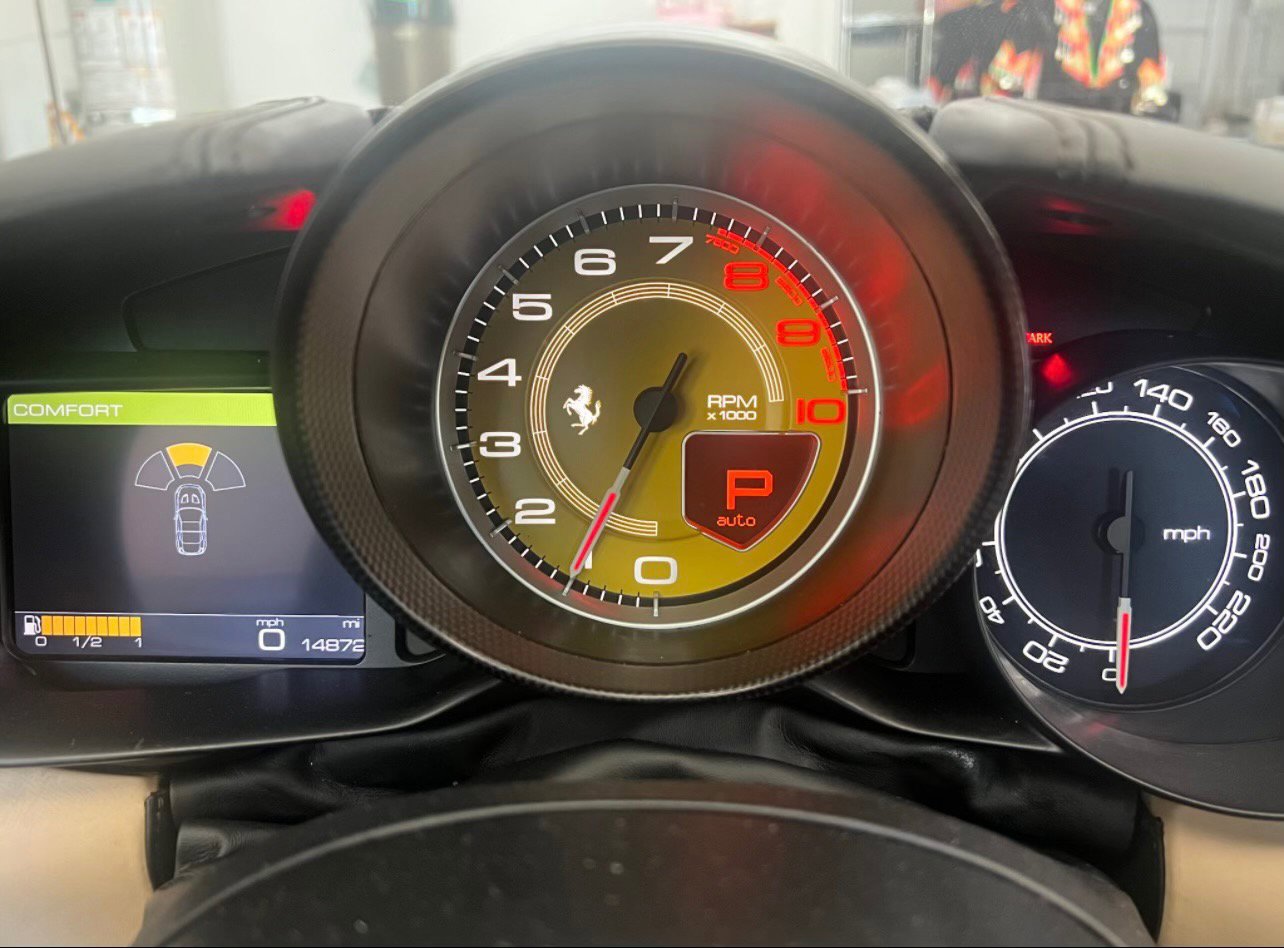 Used 2015 Ferrari California T RWD image 17