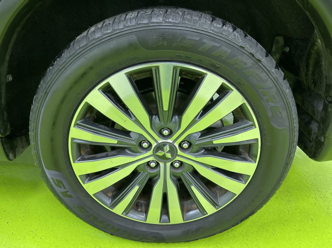 Used 2020 Mitsubishi Outlander SEL image 15