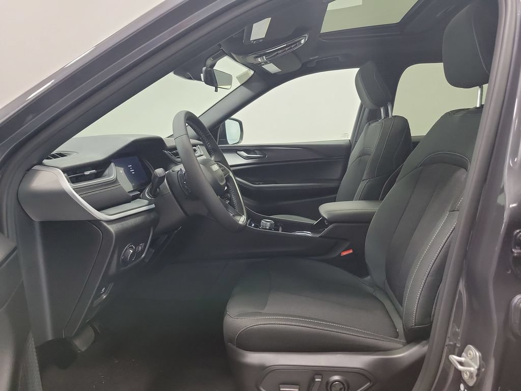 New 2026 Jeep Grand Cherokee L 4WD image 18