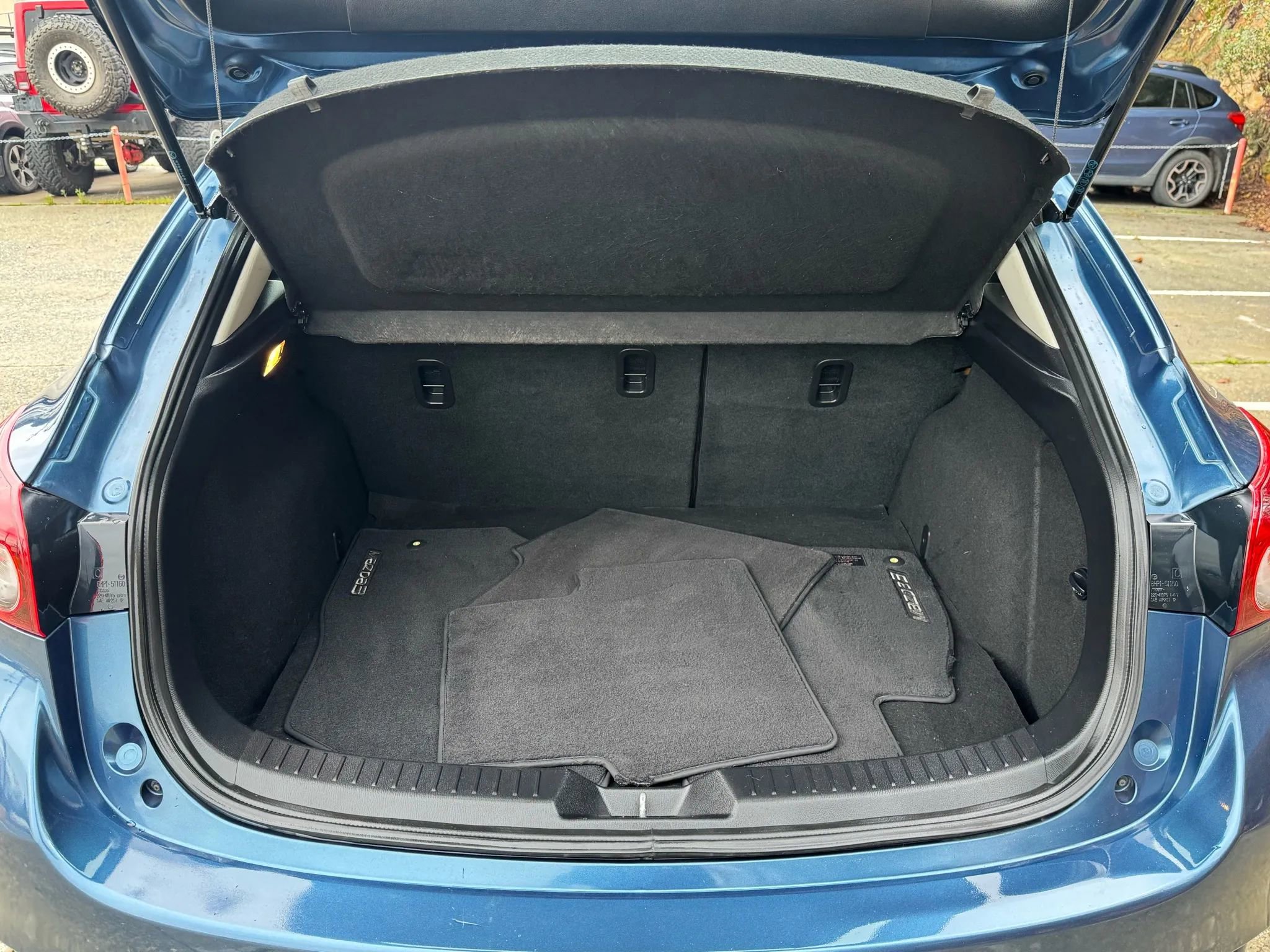 Used 2018 MAZDA MAZDA3 Touring image 17