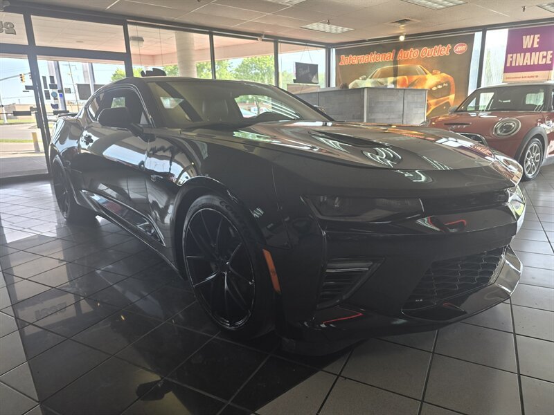 Used 2017 Chevrolet Camaro SS RWD image 3