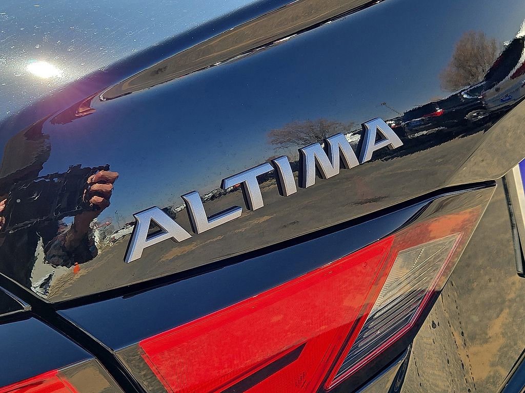 Used 2025 Nissan Altima 2.5 SV image 14