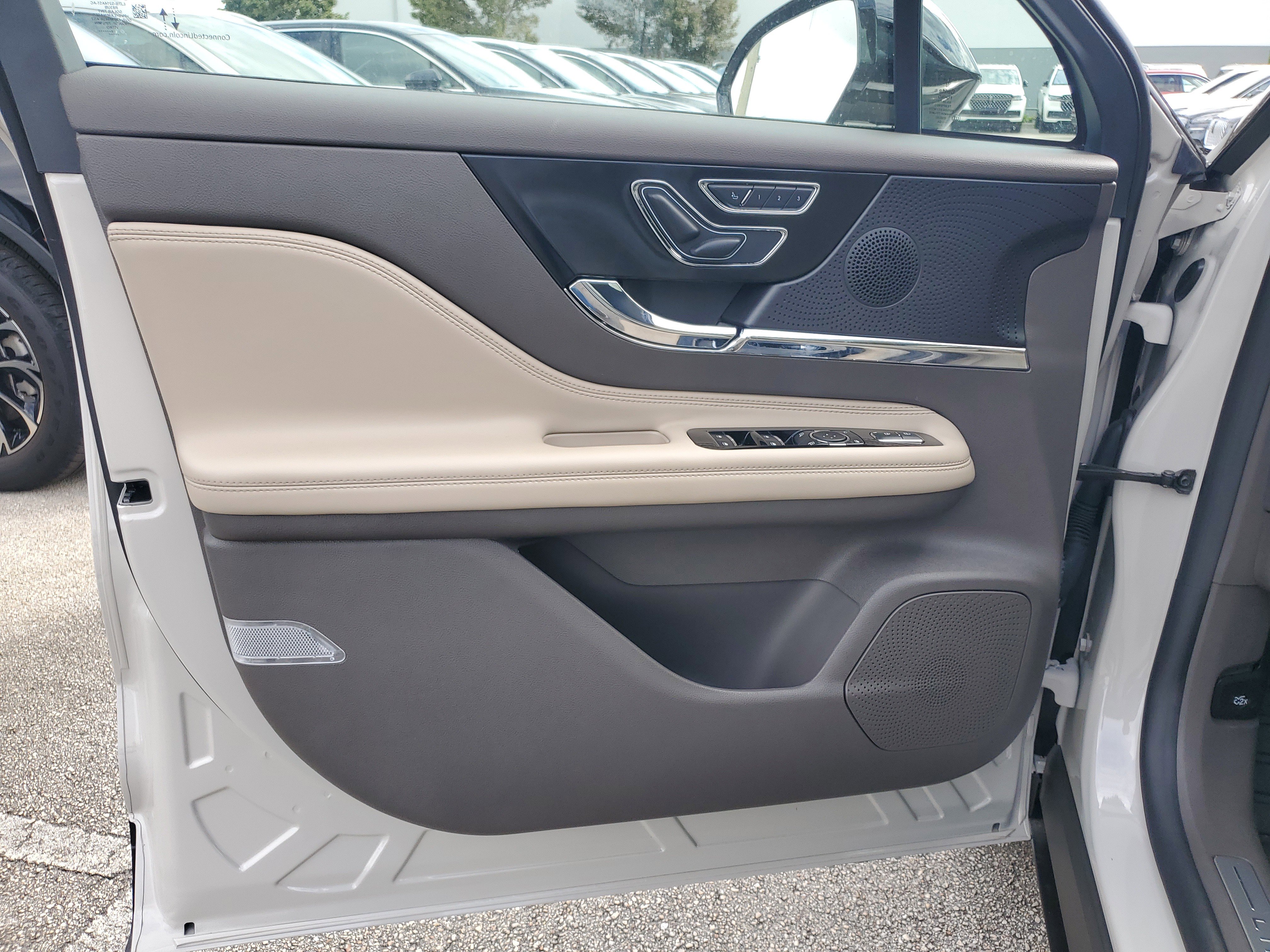 Certified 2024 Lincoln Corsair FWD image 15