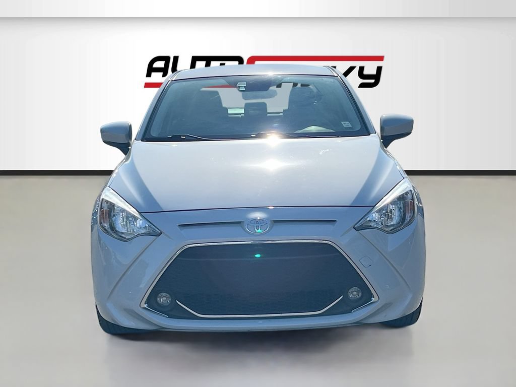 Used 2019 Toyota Yaris LE FWD image 2