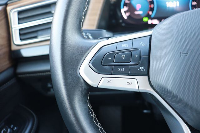 Used 2025 Volkswagen Atlas SE image 19