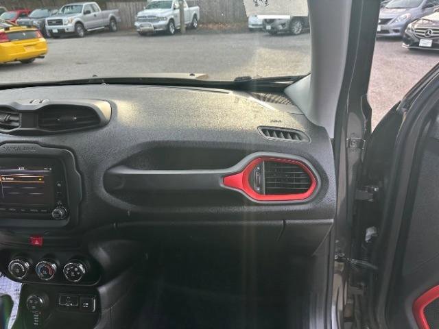 Used 2016 Jeep Renegade Trailhawk image 37