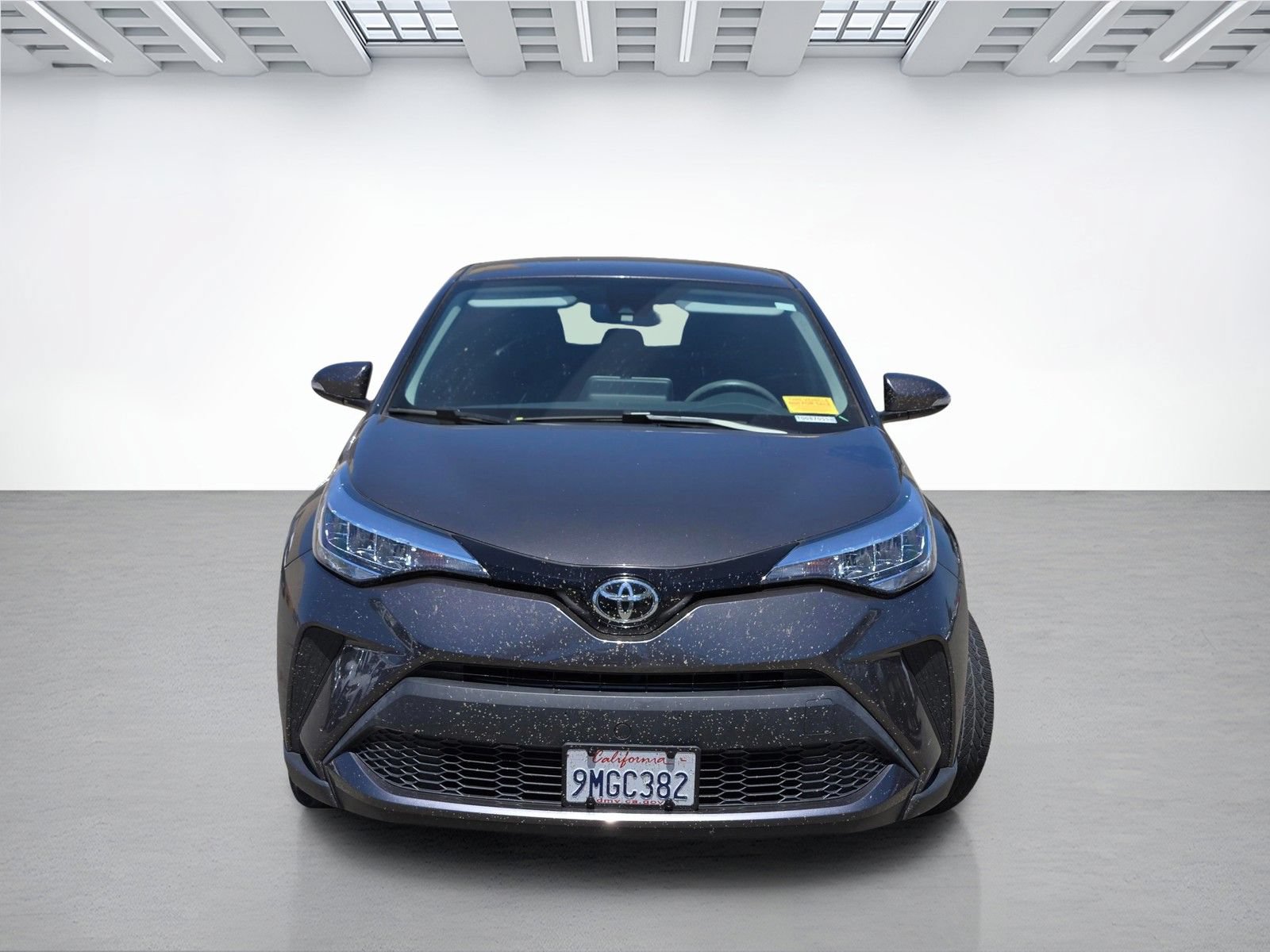 Used 2020 Toyota C-HR LE FWD image 2