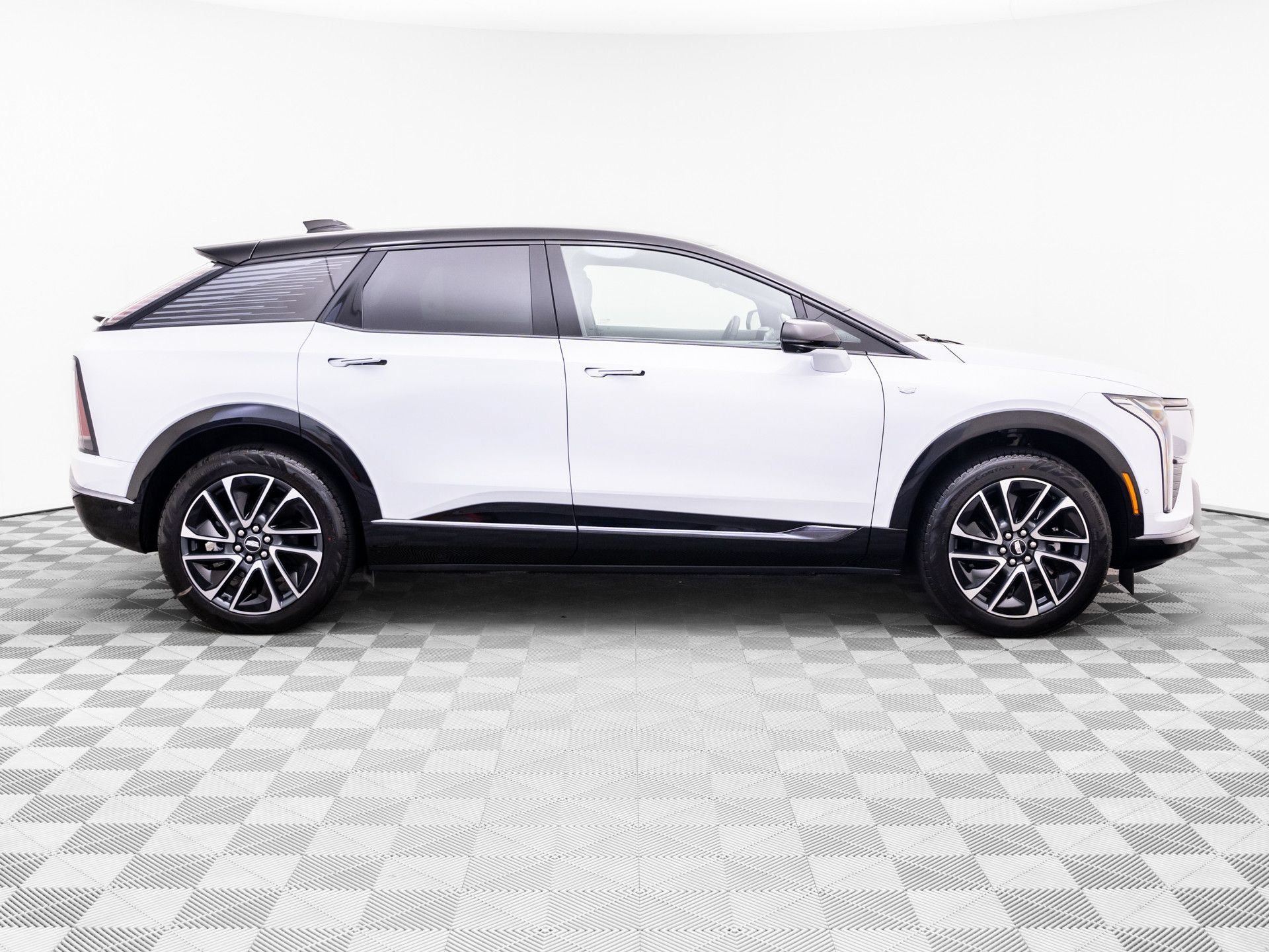 New 2026 Cadillac Optiq Sport 1 w/ LPO, Floor Liner Package AWD/4WD image 6