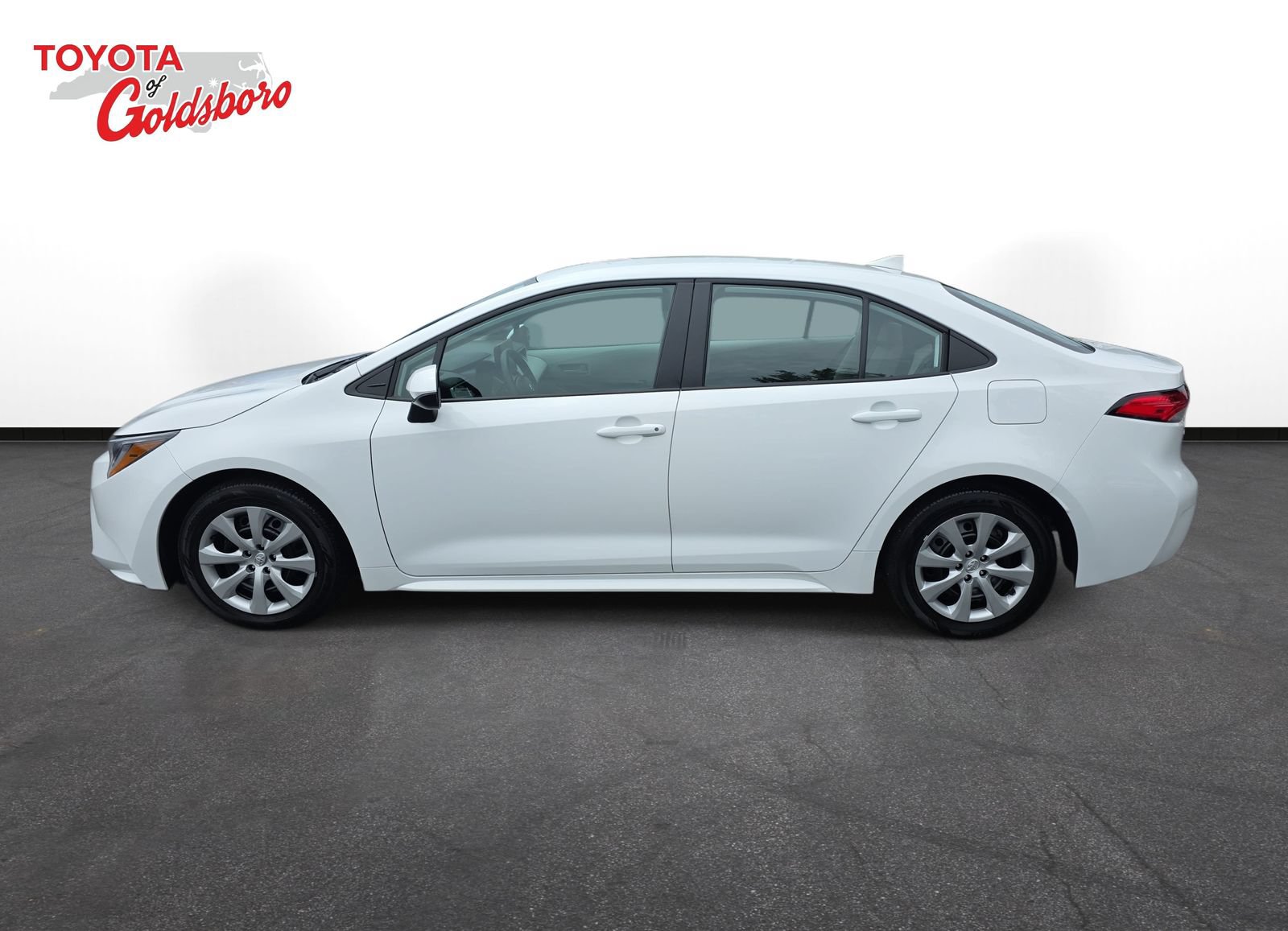 Used 2026 Toyota Corolla LE FWD image 8