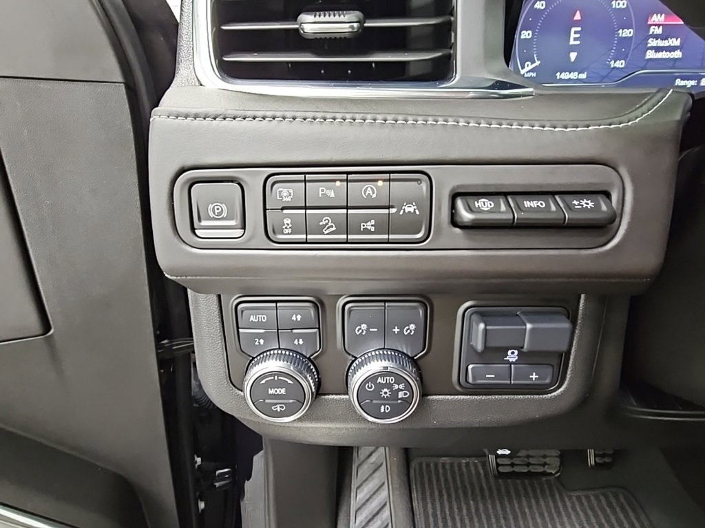 Certified 2024 GMC Yukon Denali Ultimate image 27