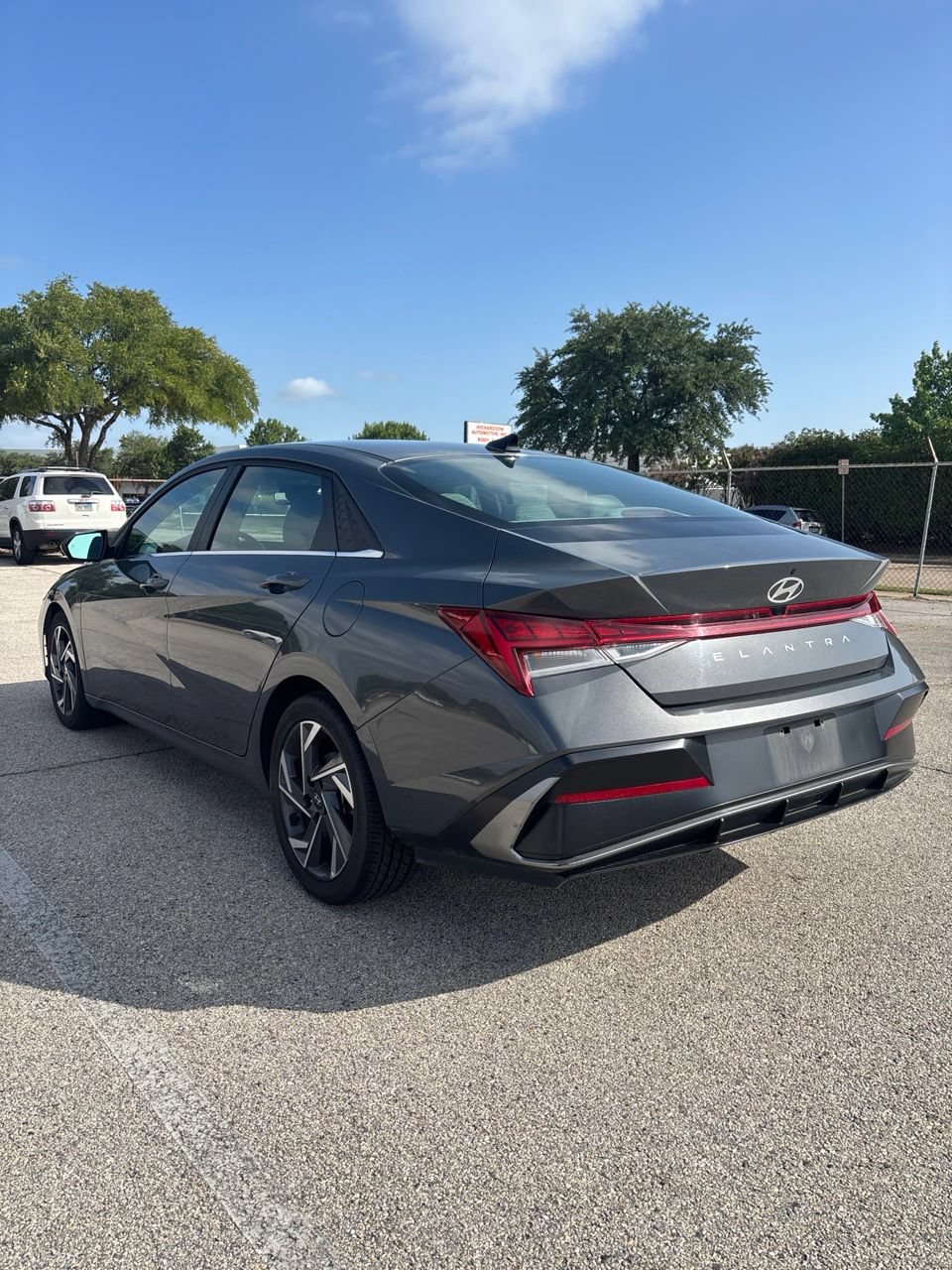 Used 2025 Hyundai Elantra SEL FWD image 5