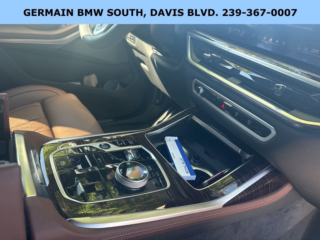 Used 2025 BMW X7 M60i image 18