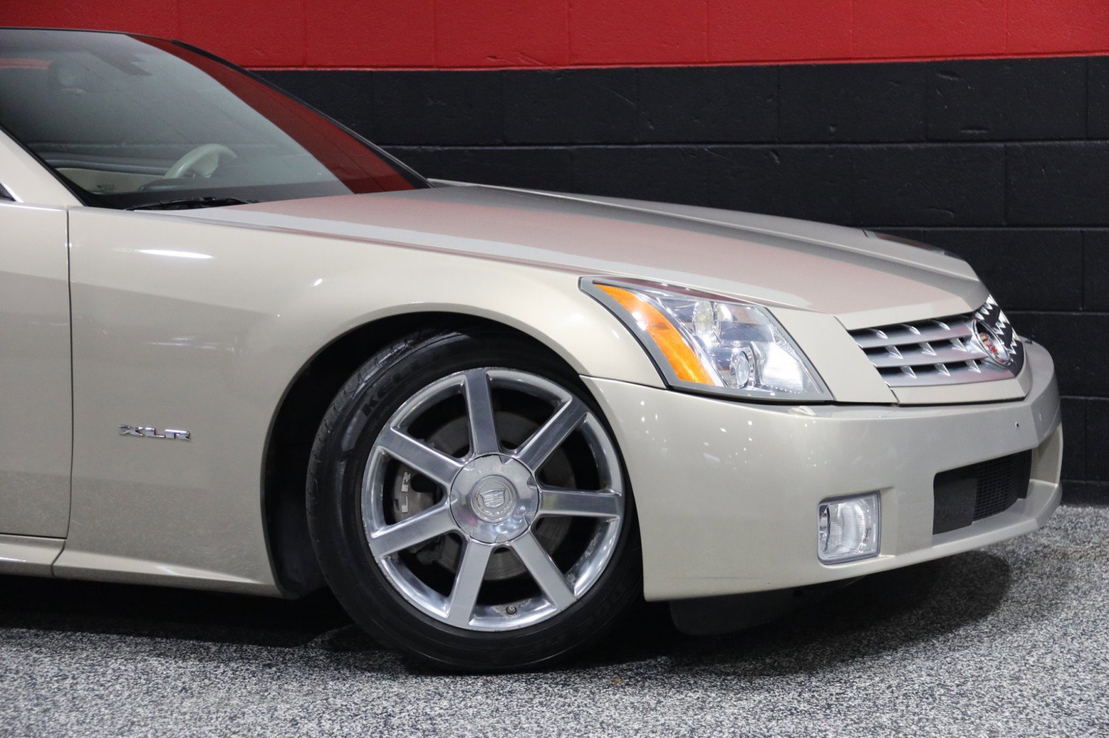 Used 2006 Cadillac XLR 2dr Convertible image 3