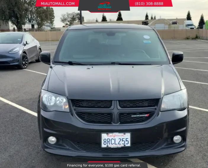 Used 2019 Dodge Grand Caravan GT image 3