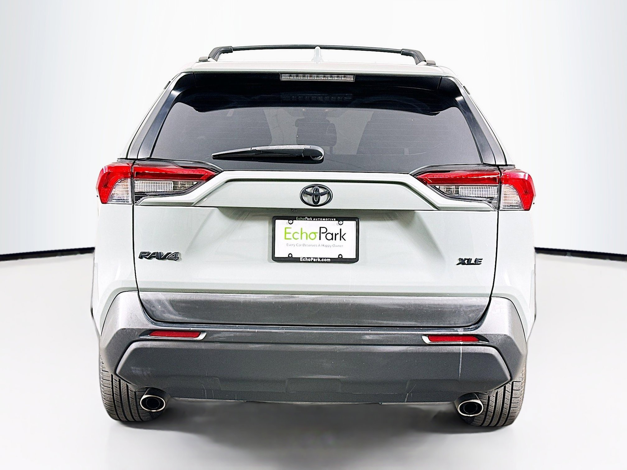 Used 2021 Toyota RAV4 XLE w/ Convenience Package image 7