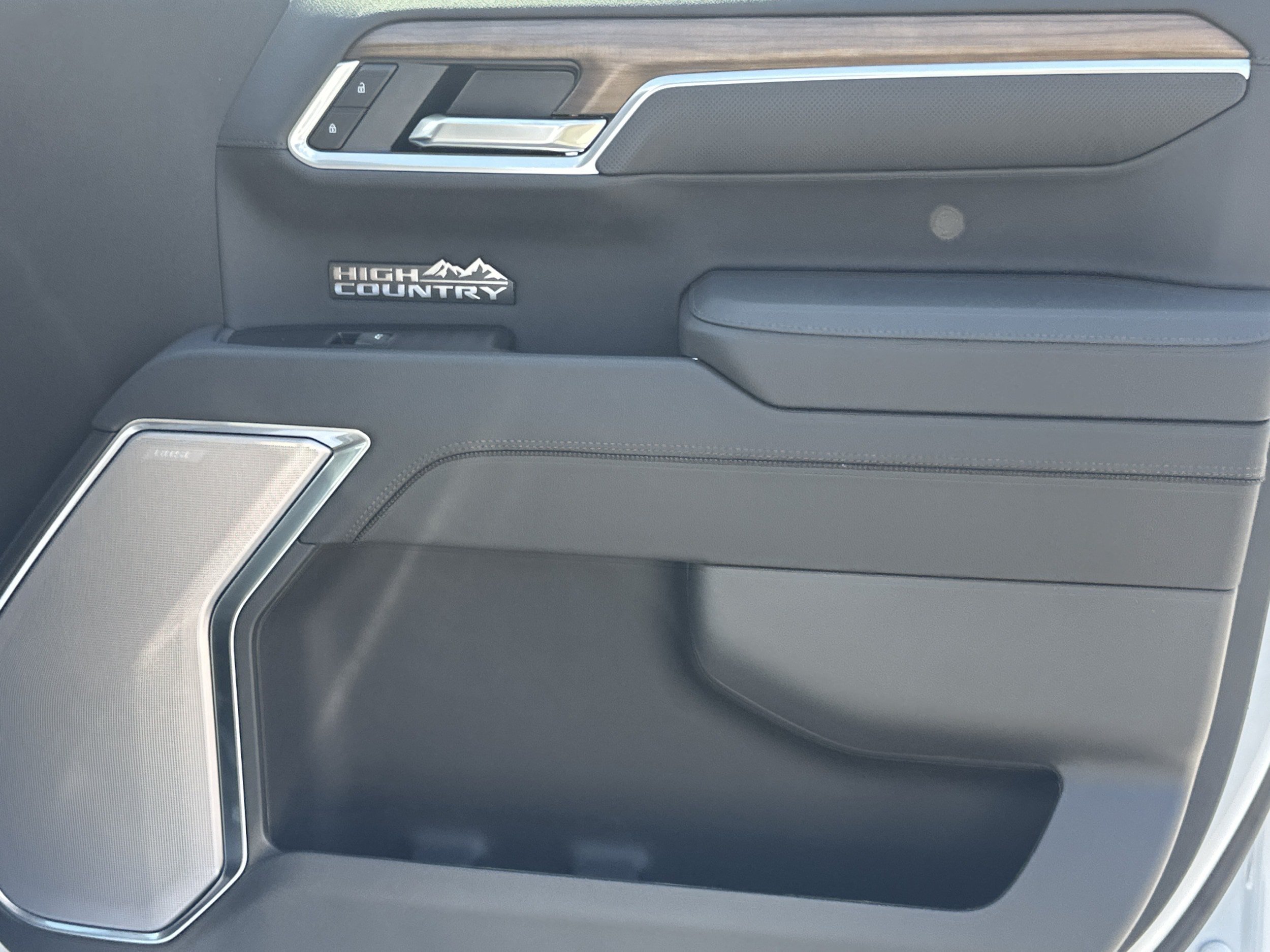 New 2026 Chevrolet Silverado 1500 High Country w/ High Country Premium Package AWD/4WD image 14