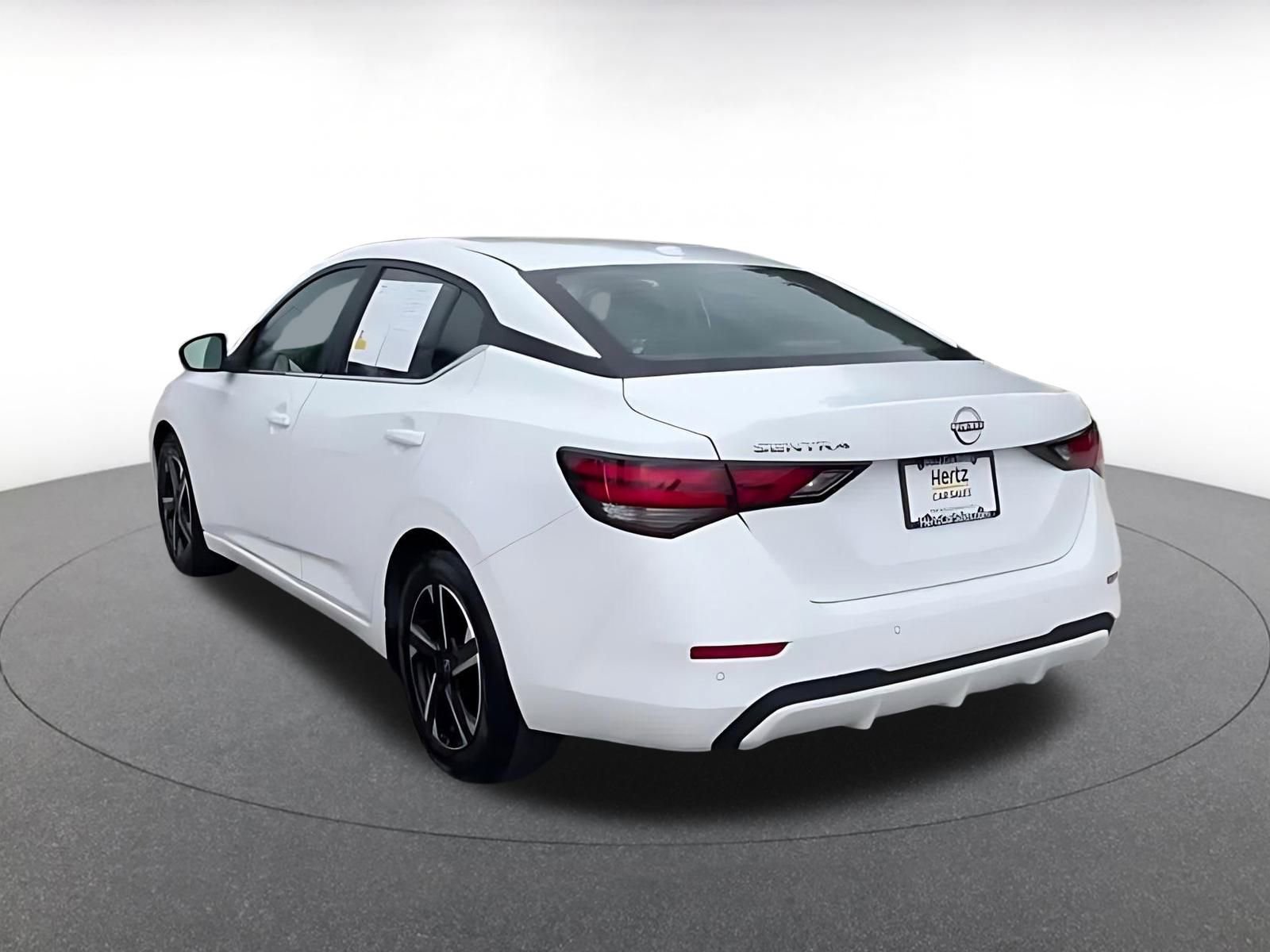 Used 2025 Nissan Sentra SV image 11