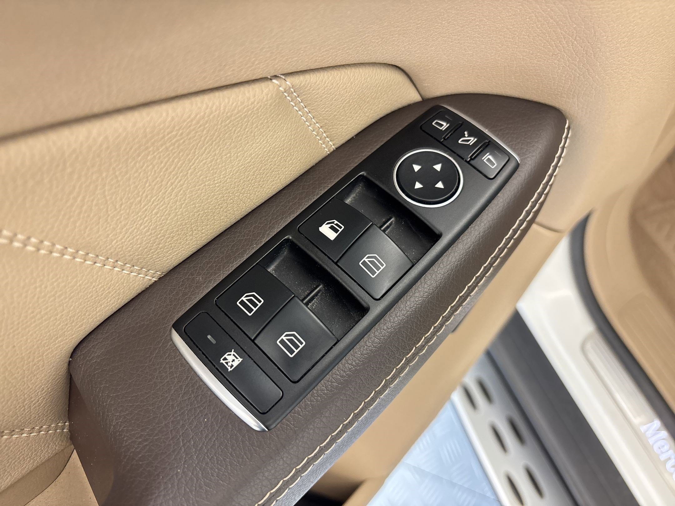Used 2016 Mercedes-Benz GL 450 4MATIC image 12