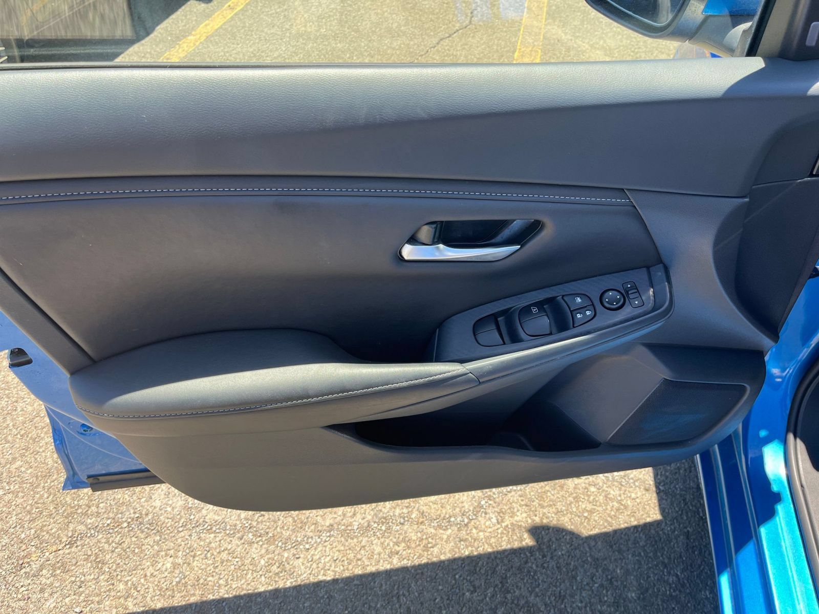 Used 2025 Nissan Sentra SV FWD image 18