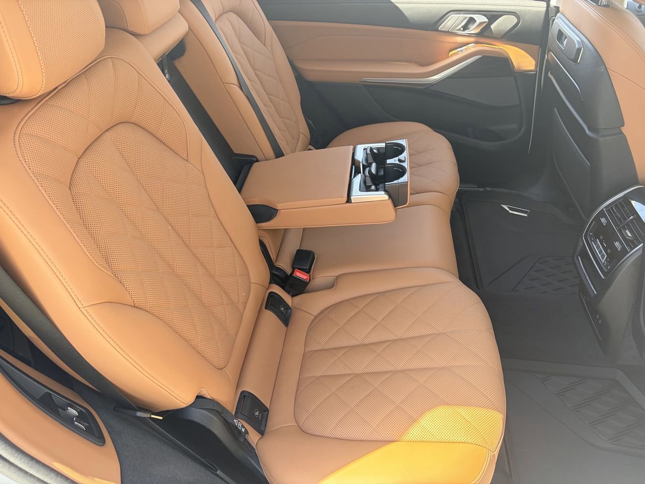 Used 2024 BMW X7 xDrive40i w/ Premium Package AWD/4WD image 13