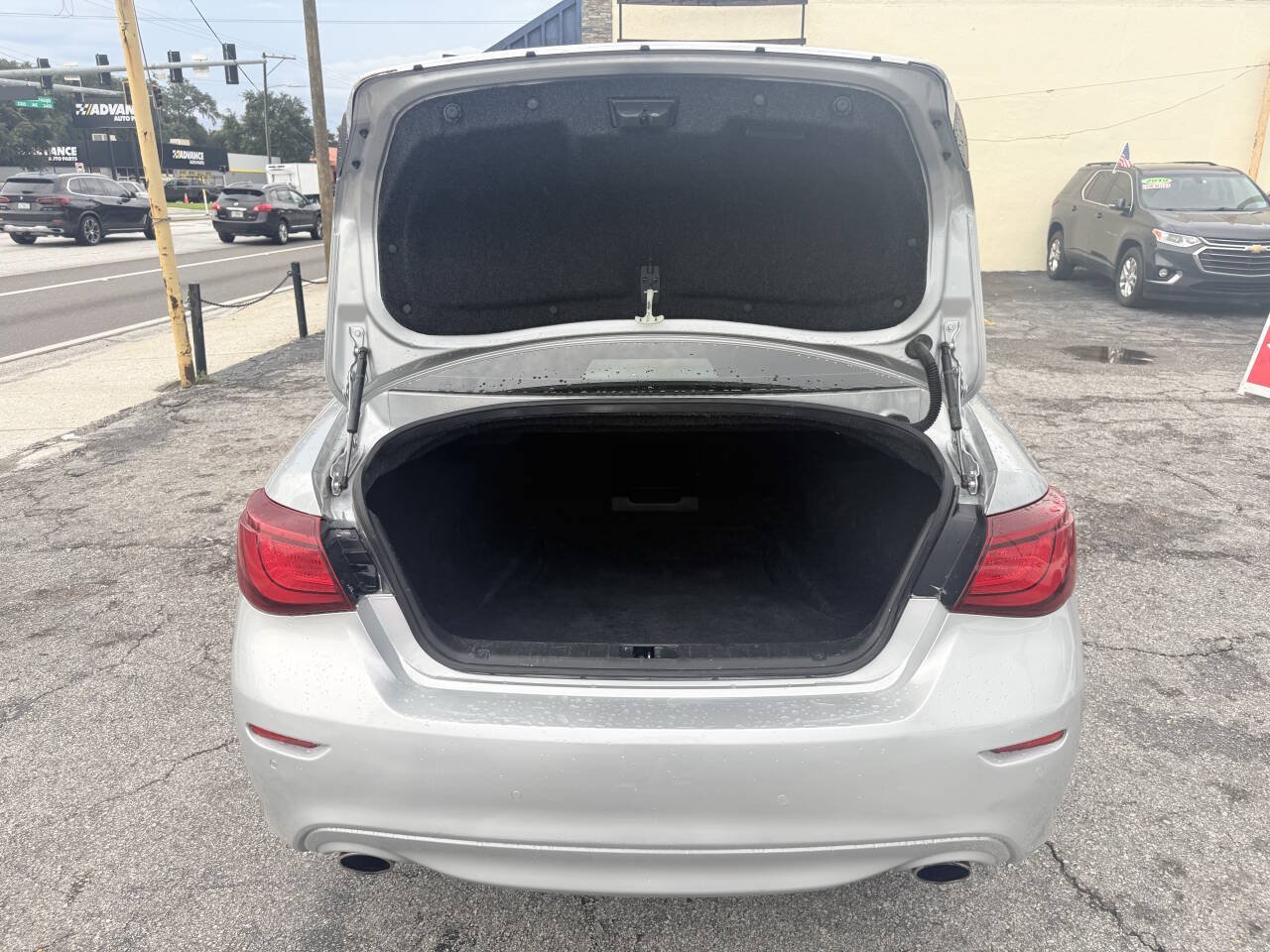 Used 2018 INFINITI Q70 Luxe AWD/4WD image 25