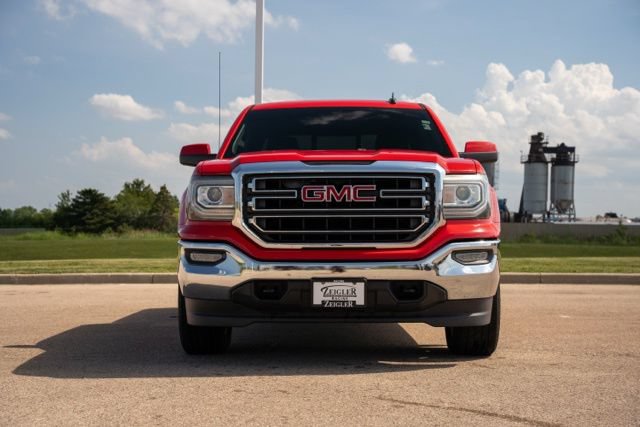 Used 2016 GMC Sierra 1500 SLE w/ SLE Value Package AWD/4WD image 2