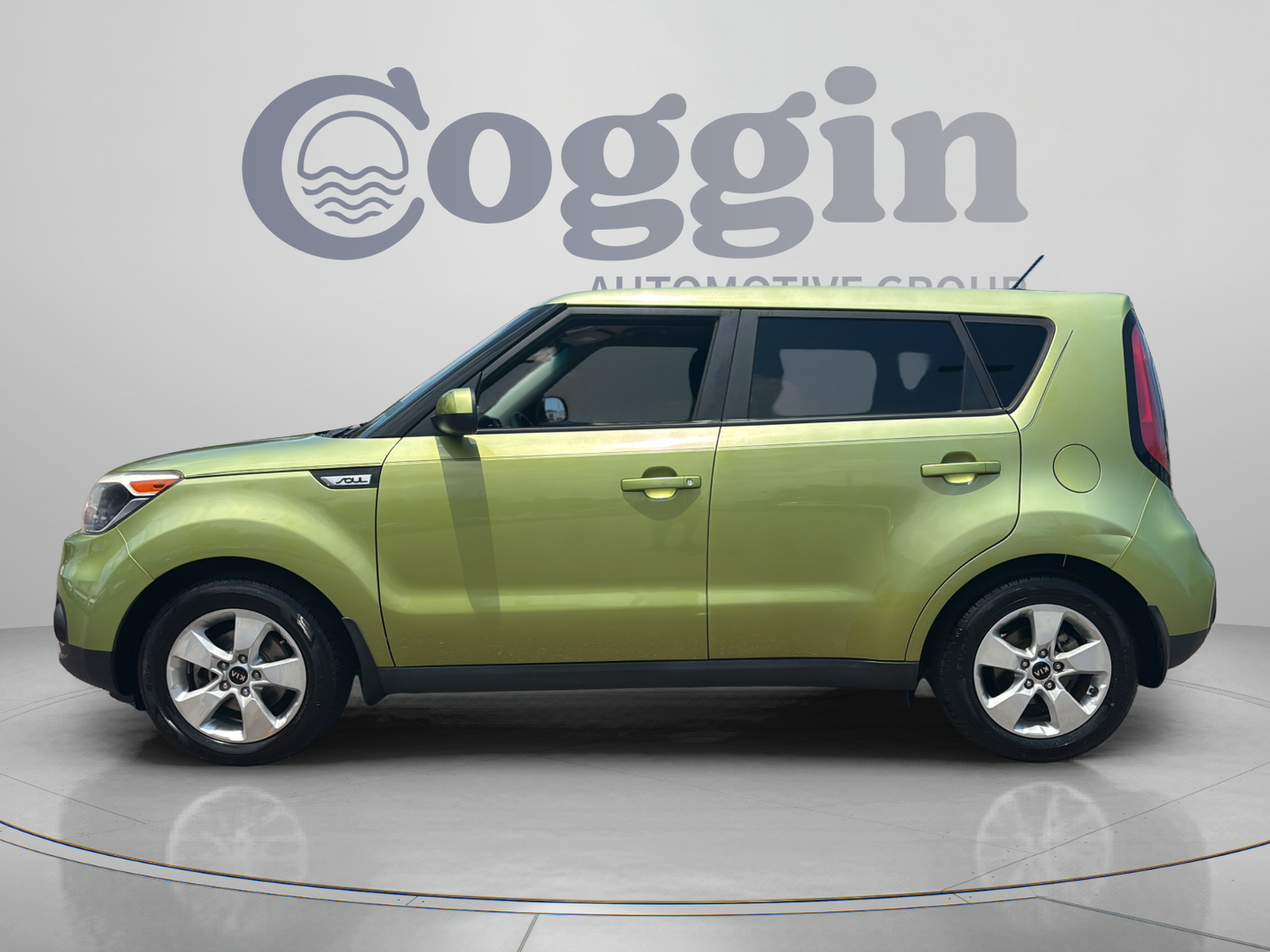 Used 2017 Kia Soul FWD image 2