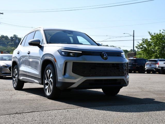 New 2026 Volkswagen Tiguan S FWD image 1