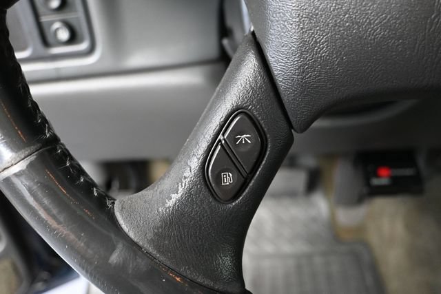 Used 2005 Chevrolet Silverado 2500 LS w/ Heavy-Duty Power Package AWD/4WD image 34
