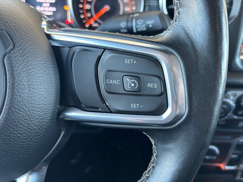 Used 2020 Jeep Gladiator Overland AWD/4WD image 12
