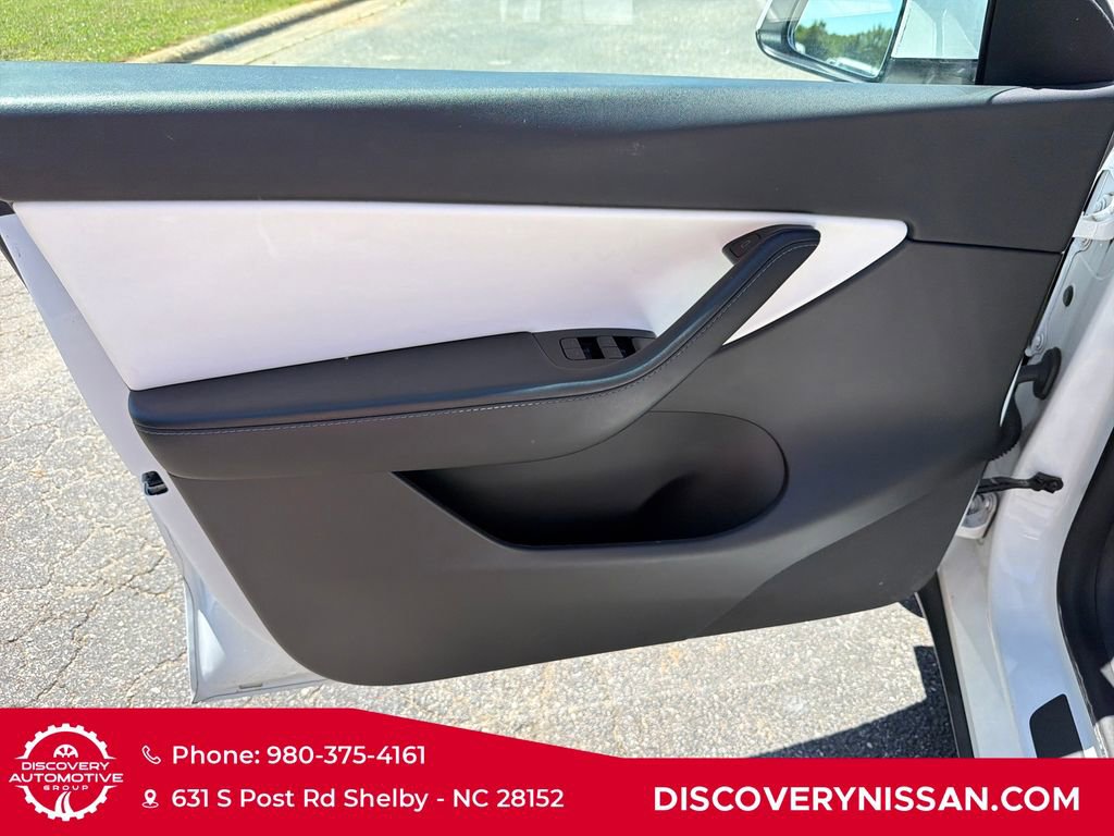 Used 2021 Tesla Model Y Long Range AWD/4WD image 14