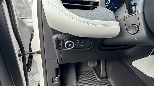 Used 2025 Ford Explorer Platinum w/ Ultimate Package image 34