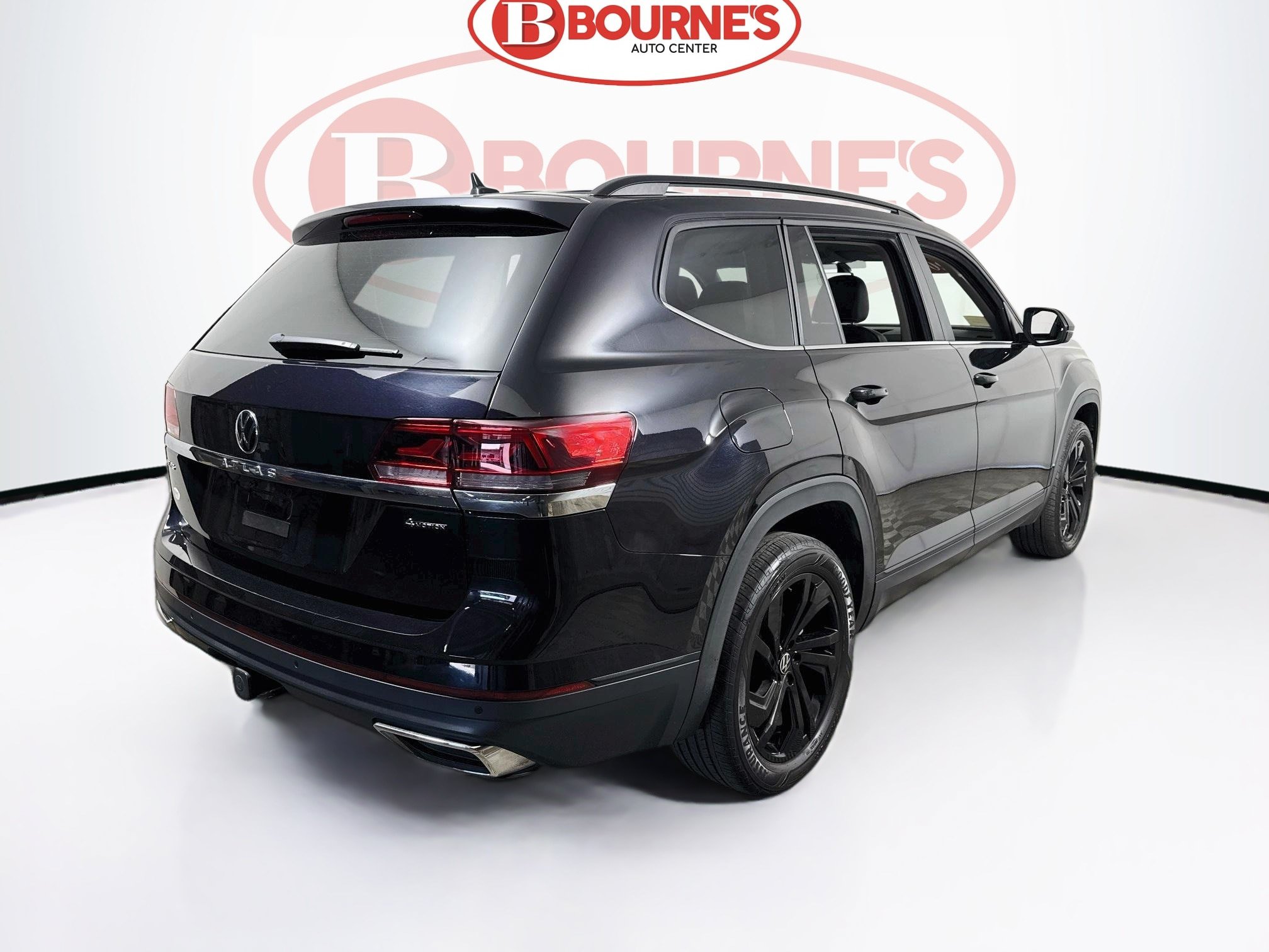 Used 2023 Volkswagen Atlas SE w/ Panoramic Sunroof Package AWD/4WD image 11